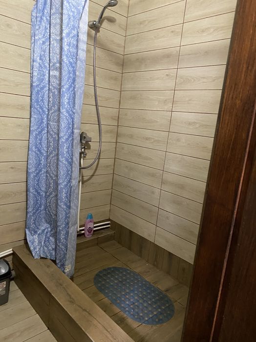 Відпочинок в Карпатах номер з окремим входом і кухнею .