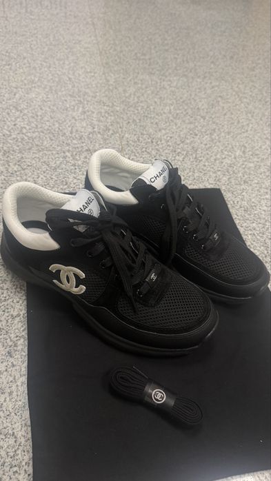 Chanel snakers 40 , 25 cm