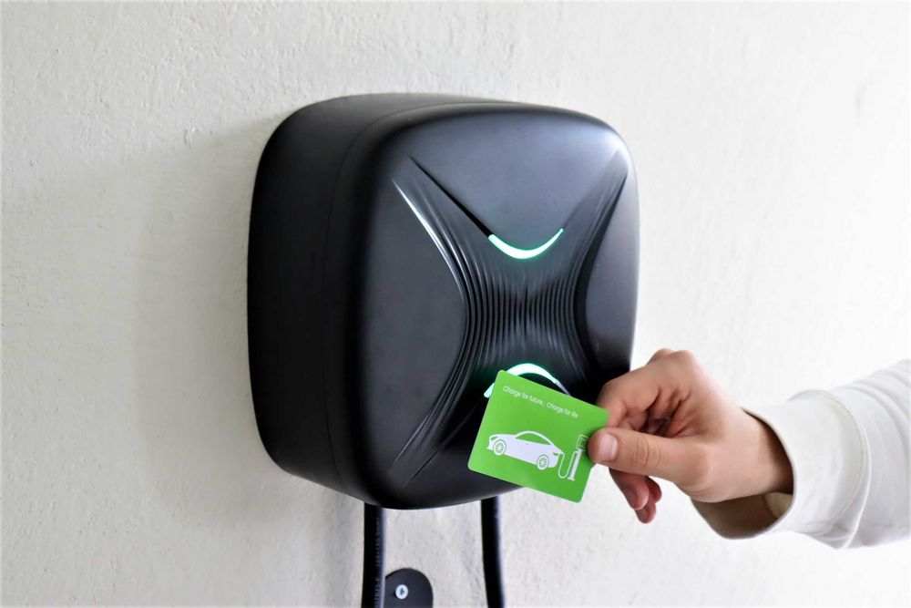Wallbox Inteligente 7/11/22kW para Carregamento de Veículos Elétricos