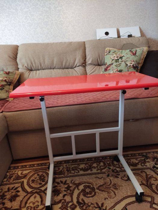 Комп'ютерний журнальний столик