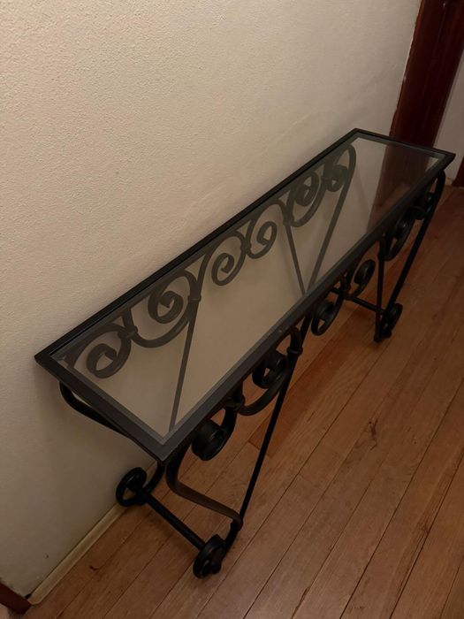 Consola em ferro com tampo em vidro
