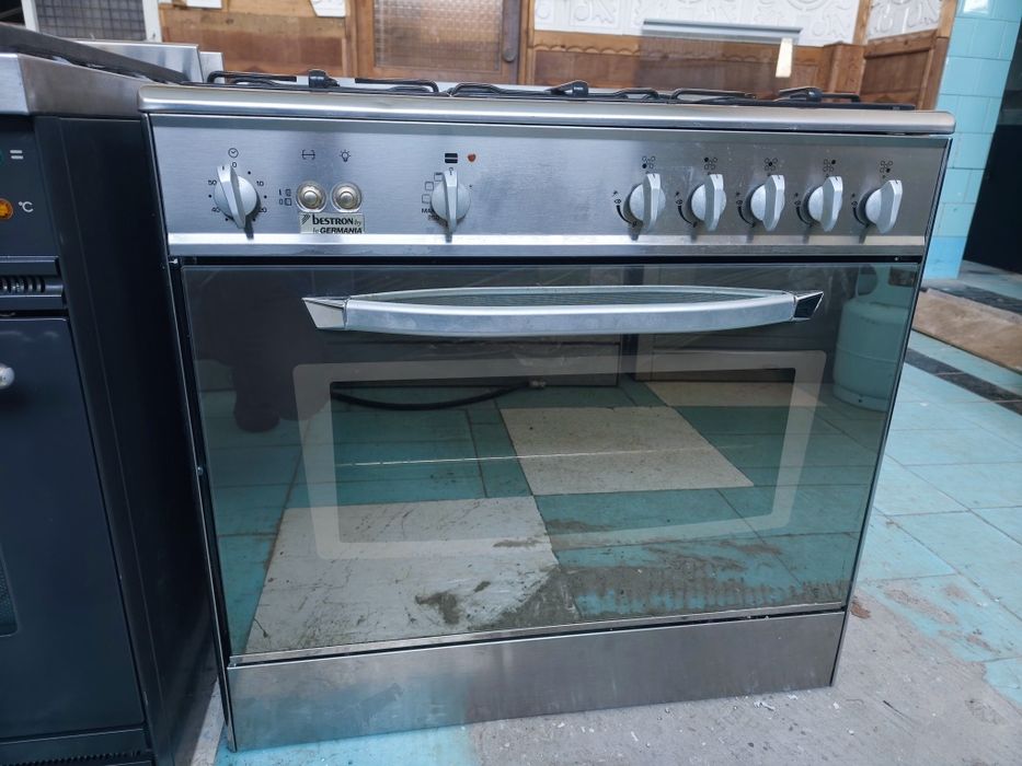 Професійна газова плита на 5 камфорок