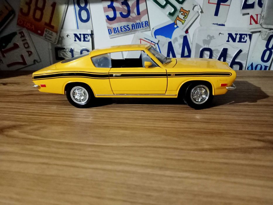 Plymouth barracuda 1/18