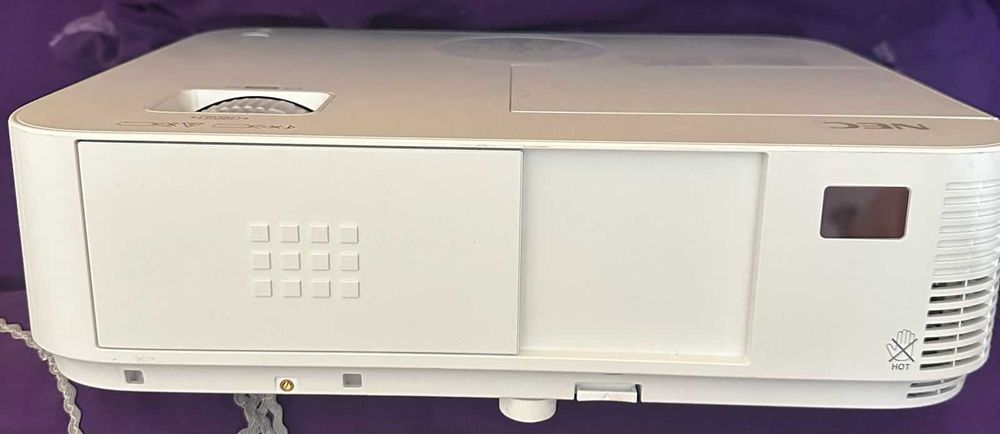 Проектор NEC NP-322W DLP 3200 ANSI lumens 3D (Нова лампа)