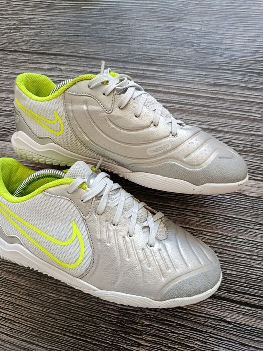Футзалки Nike, школяреві-підлітку