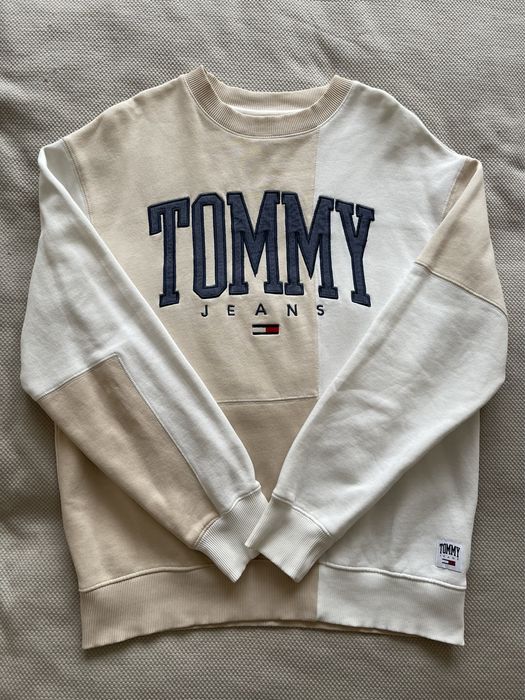 Tommy Hilfiger Ivory Patchwork Crew Neck Sweatshirt- новий , Розмір М