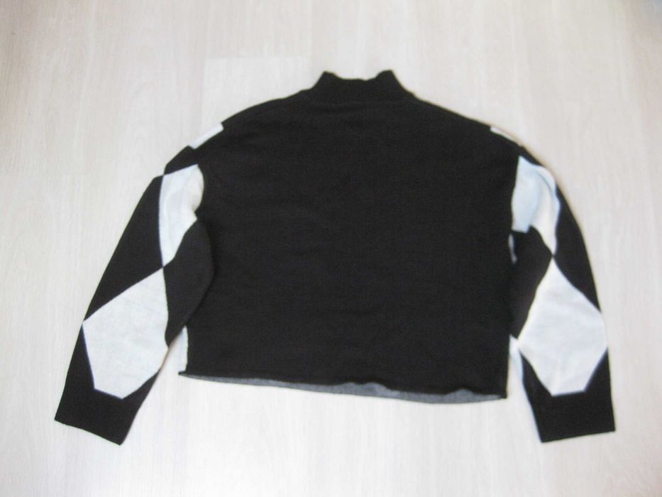 170 зріст, стильний светрик оверсайз з геометричним візерунком Divided