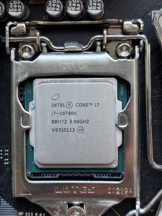 Procesor Intel Core i7-10700K + płyta mATX MSI Z490M