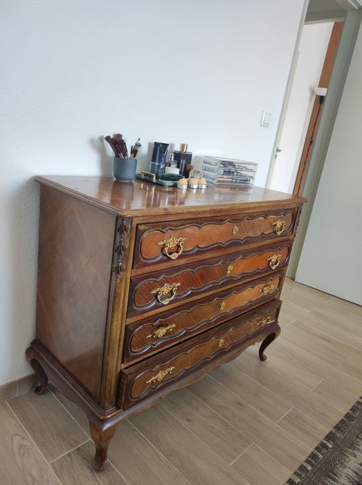 ***URGENTE MUDANÇA***Cómoda antiga para restauro