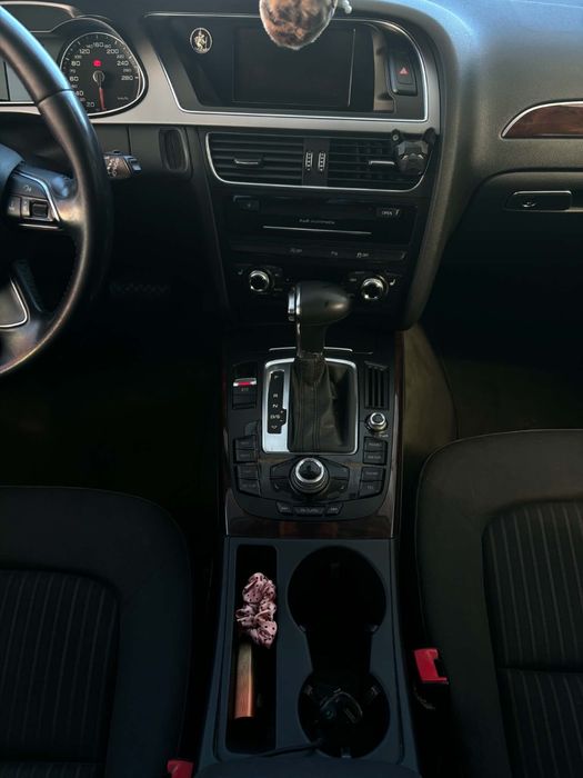 Audi A4 B8 2013 2.0d automat POLIFT