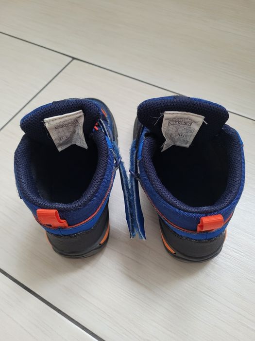 Buty DECATHLON Quechua rozm. 28
