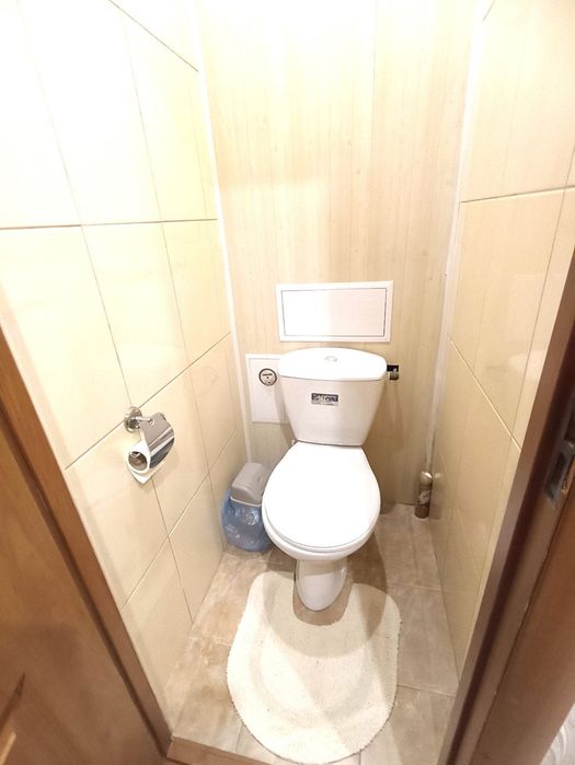 Здається подобово однокімнатна квартира з кондиціонером.