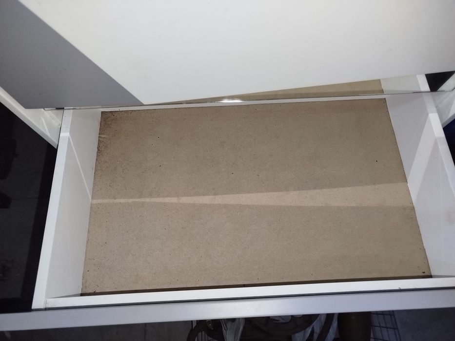 Par de Mesas de cabeceira com 2 gavetas