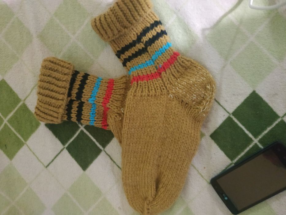 Вязаные теплые носки большого размера