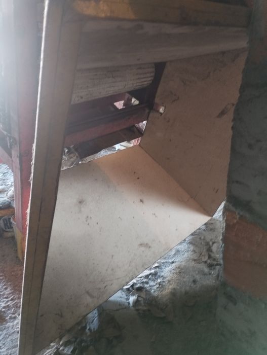 Espremedor de uvas elétrico