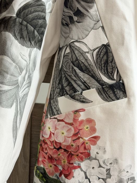 Ціна на сайтах 490$+ (21 000₴+)відам набагато дешевше,нове,ted baker