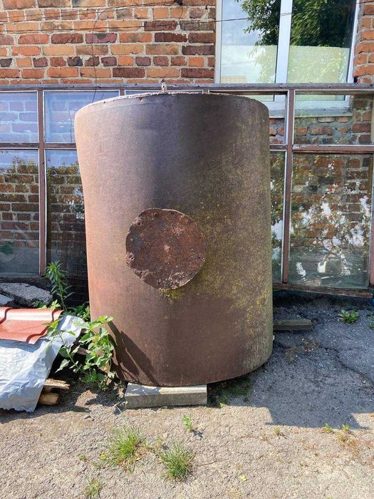 Металевий чан бочка цистерна