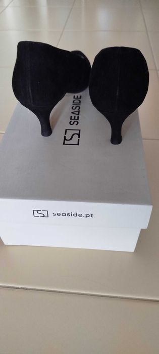 Sapatos senhora pretos em camurça NOVOS