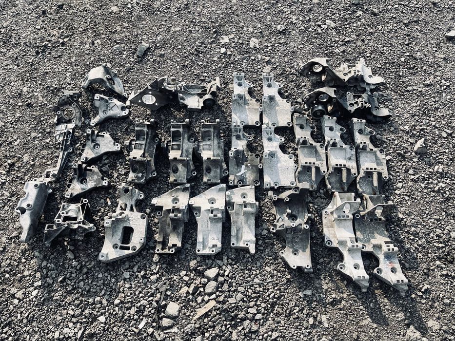 Кронштейн кронштейни Golf 4 5 6 Гольф 4 5 6 кріпленя Skoda Touran VW