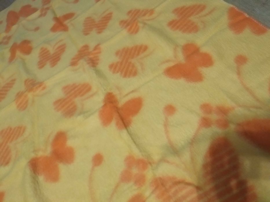 koc/kocyk dzieciecy /motylki w tle* 90 x 160
