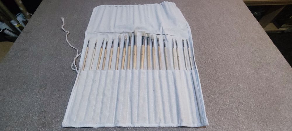 Pincéis de Pintura – 18 Peças com Estojo