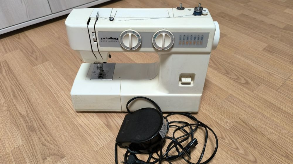 Швейна машинка робоча