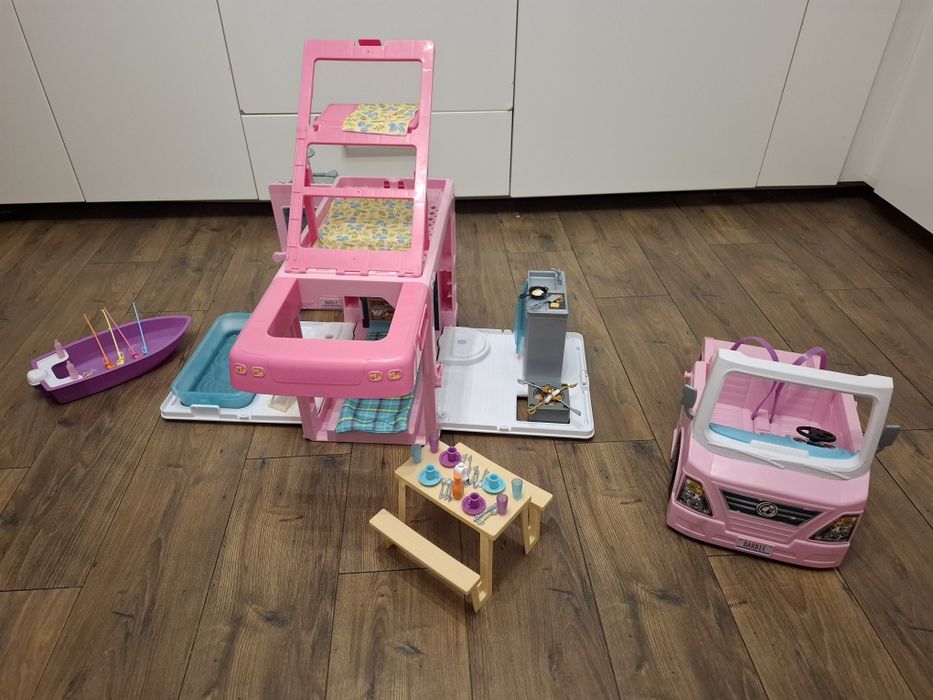 Camper Barbie mega