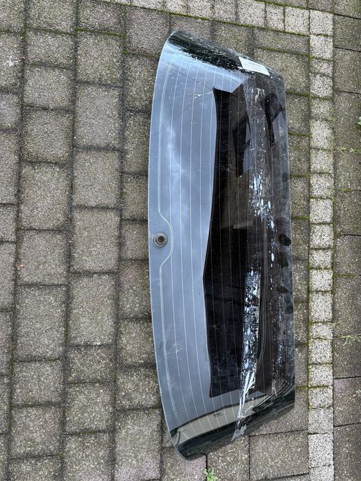 Szyba tylnej klapy passat b7 kombi