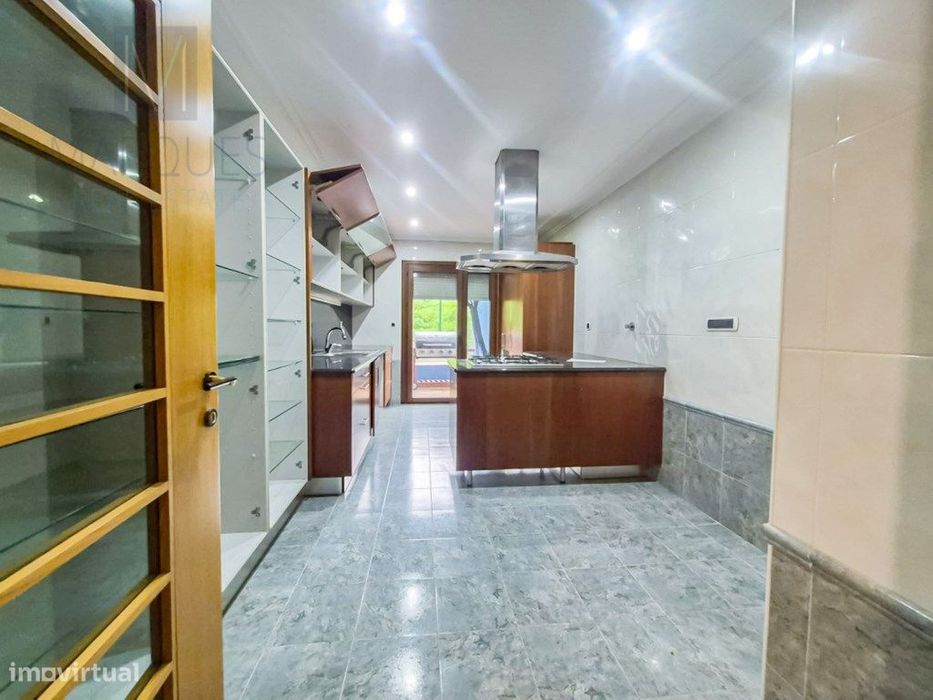 Apartamento T2 no Edifício Varandas da Lezíria - Vila Franca de Xira — Vila Franca de Xira, Lisboa