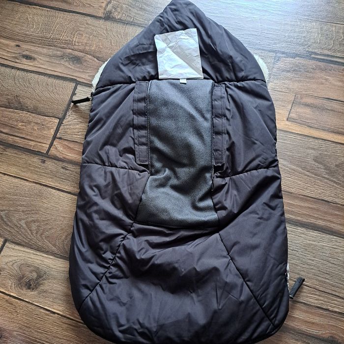 Śpiworek do fotelika samochodowego