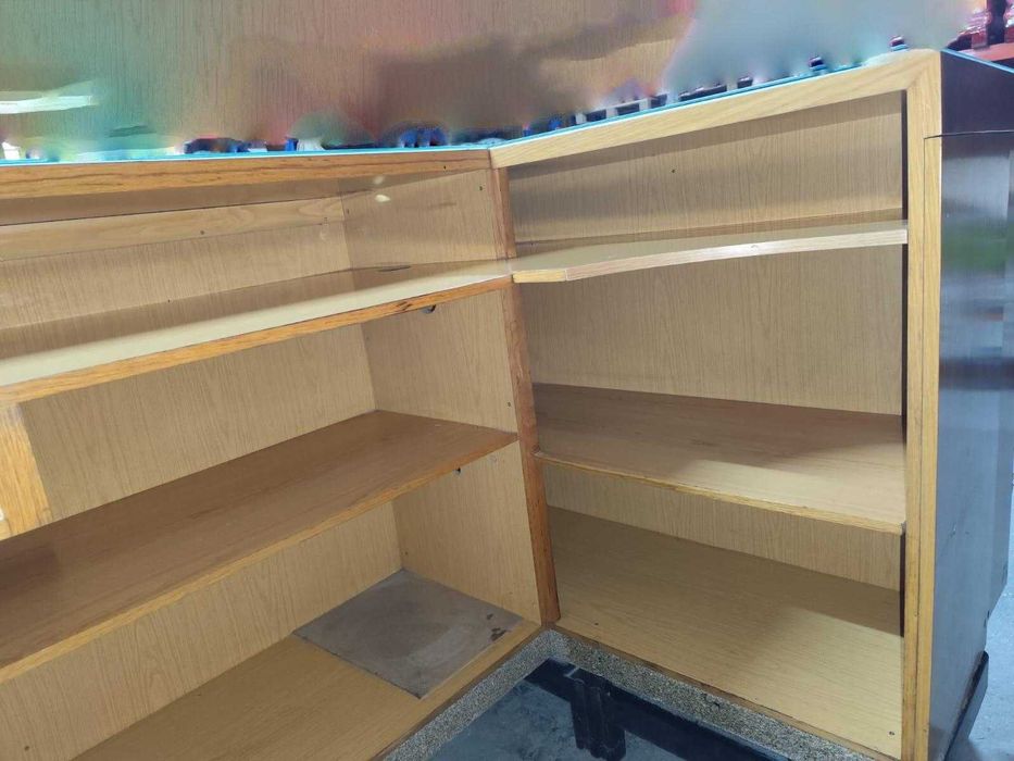 Balcão em Madeira de Loja