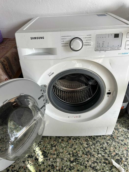 Maquina de lavar roupas Samsung, como nova