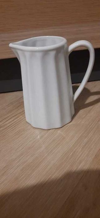 Biały Mlecznik / Dzbanuszek na Mleko / Porcelana / Skandi Art Deco