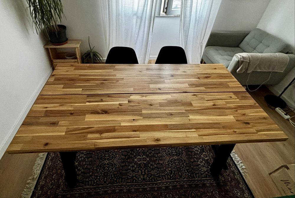 Mesa de jantar madeira + 3 cadeiras estilo nórdico