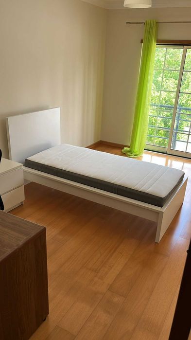 Quarto junto ao centro de Loures
