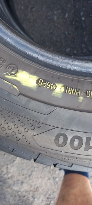 Opony używane 235/65/16c continental 2x6 mm 2020