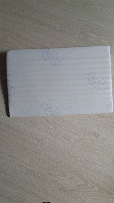 Poduszka klin niemowlęcy