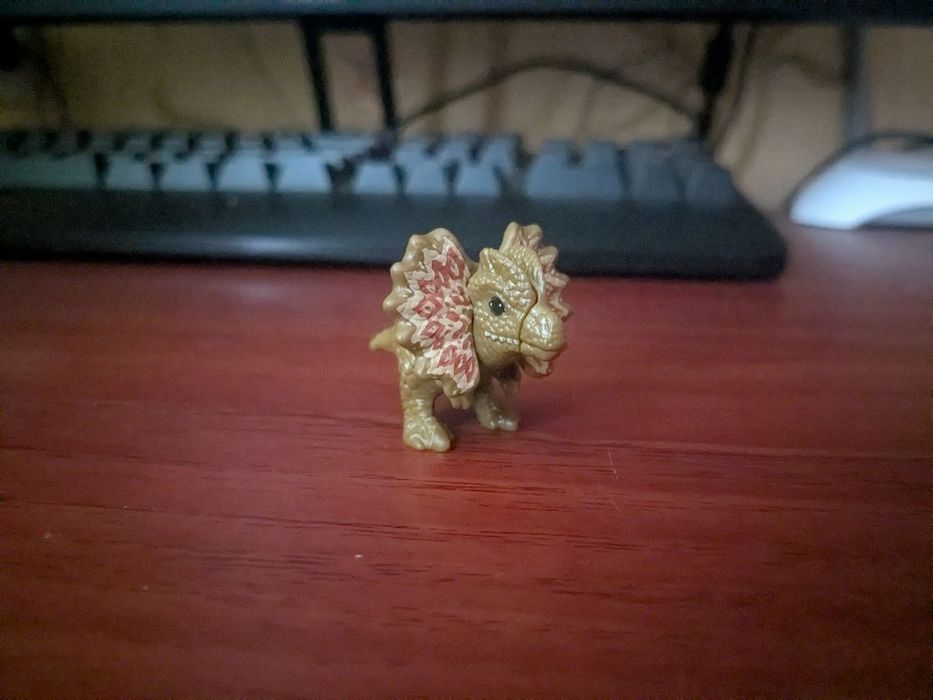 Обміняю або продам кіндер Natoons динозаври