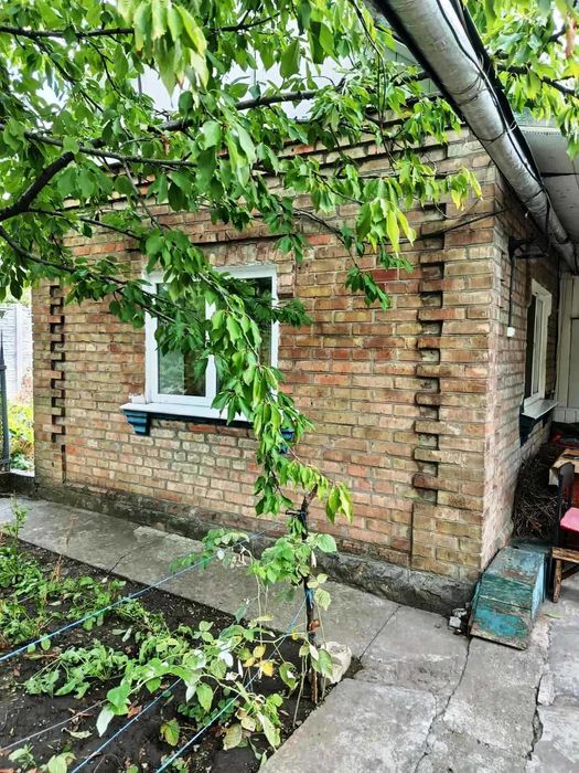 Газифицированные полдома и жилая времянка