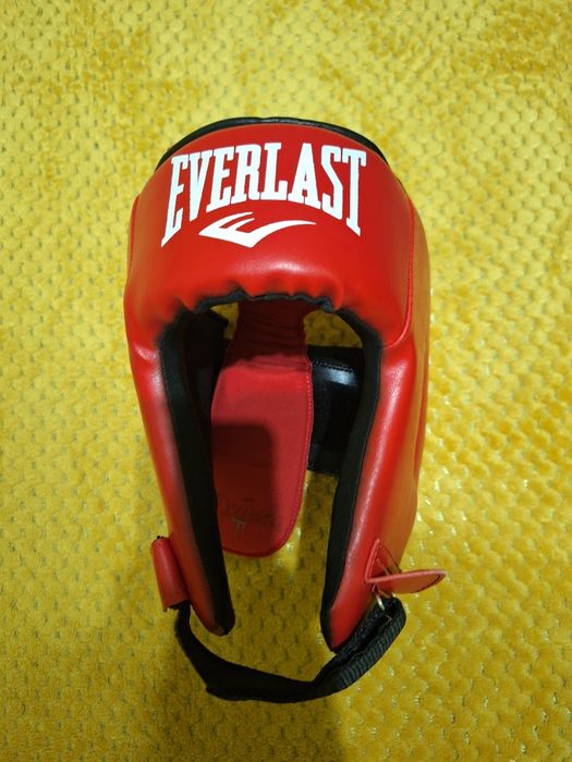 Продам захист для єдиноборств (шолом, захист рук, ніг, грудей)