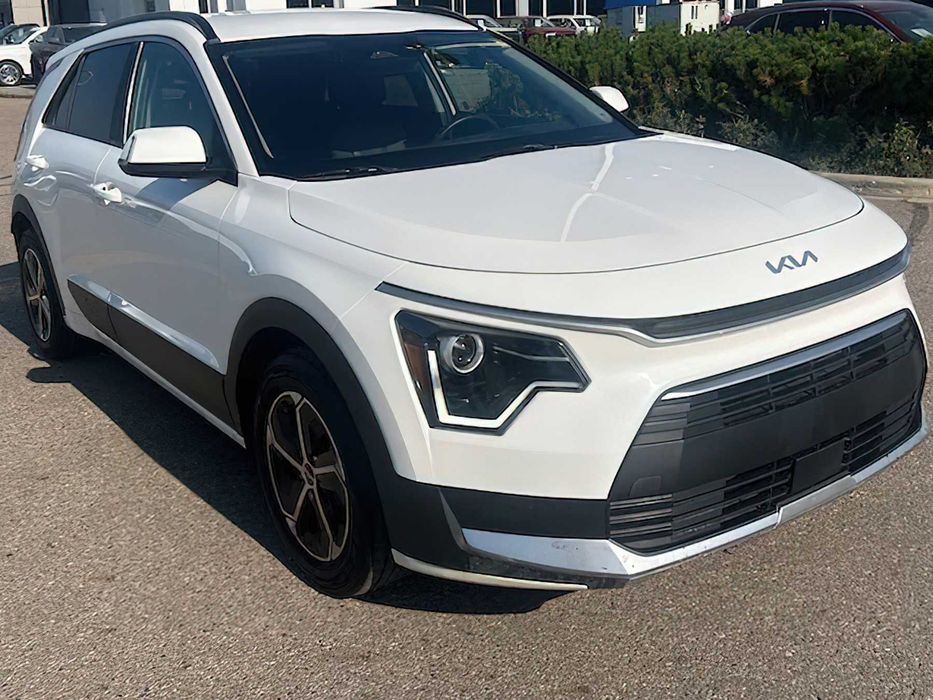 Kia Niro Plug-In Hybrid      2023
