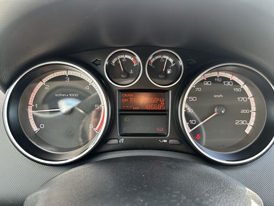 Peugeot 308 hdi bom estado