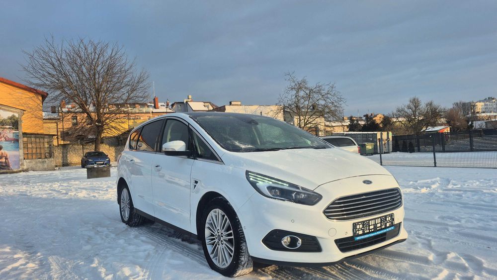 Ford S max  tytanium  bezwypadkowy super stan siedmioosobowy