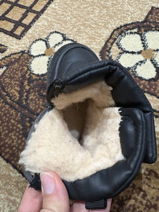 Продам детские зимние сапожки , размер 22
