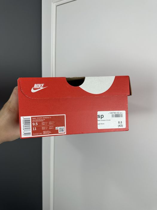 Оригінал Кросівки  Nike Zoom Vomero 5 FV0397-001