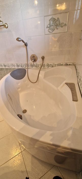 Piekna duza wanna z baterią