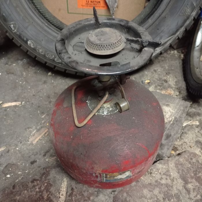 Kuchenka turystyczna butla gazowa z palnikiem i gazem