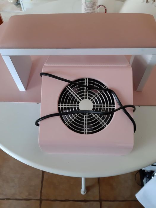 Витяжка та підставка манікюрні