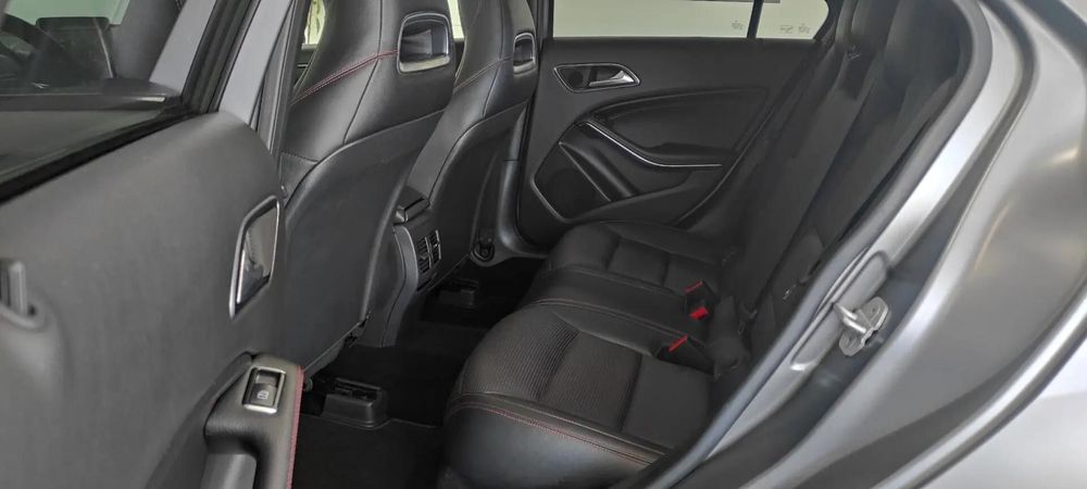 Mercedes-Benz A 180 d AMG Line