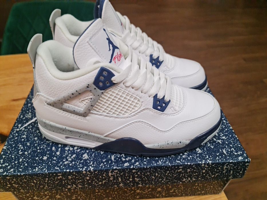 Air Jordan Retro 4